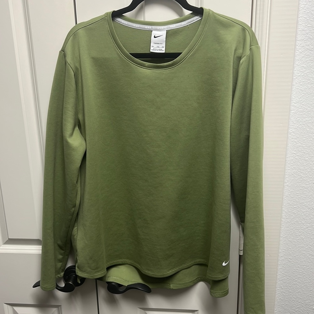 New Nike Therma Fit Sweater